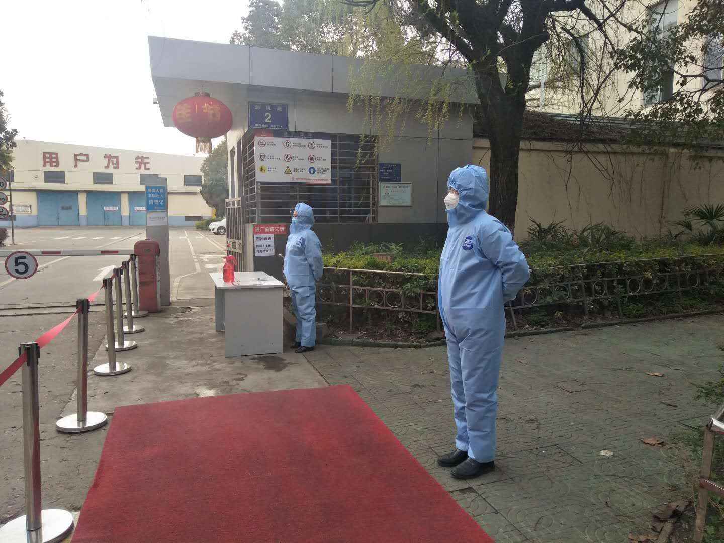 2020年疫情期間，湖北獵鷹保安公司疫情防控現(xiàn)場(chǎng)