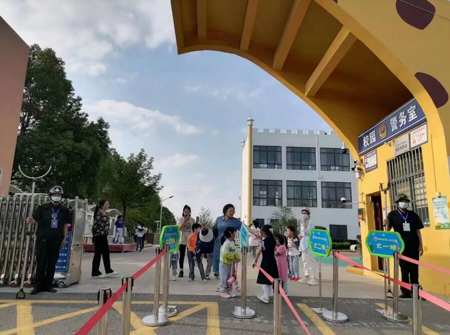 獵鷹保安為棗陽市鹿頭鎮(zhèn)吉河小學保駕護航