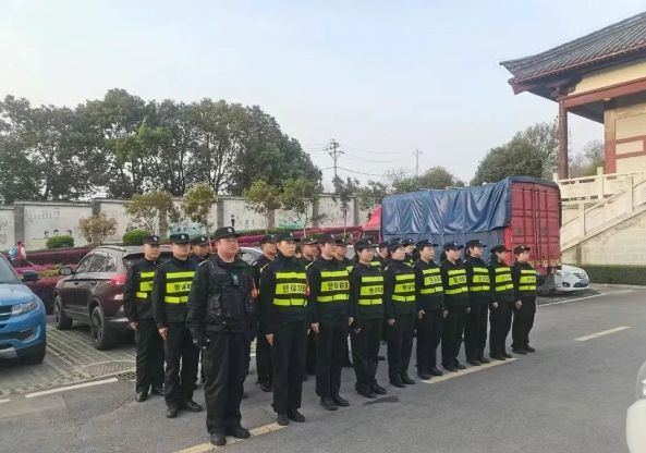 物業(yè)保安巡邏崗的日常工作與注意事項(xiàng)詳解